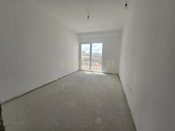 Tirane, shitet apartament 2+1+Ballkon Kati 3, 117 m² 187.000 € (laprak)