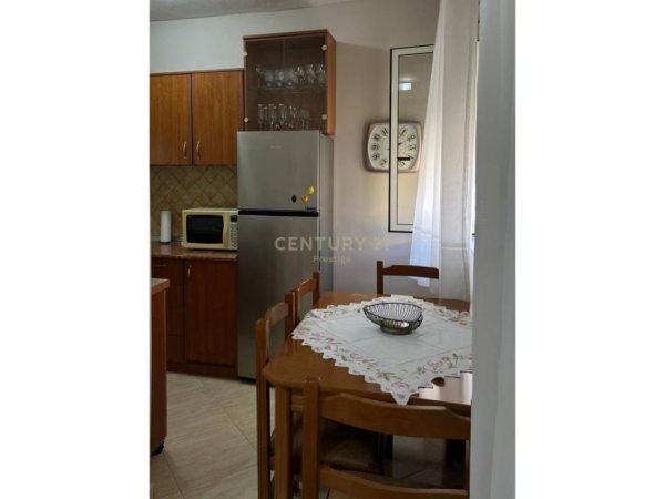 Tirane, jepet me qera apartament 2+1 Kati 5, 80 m² 700 € (Rruga e Elbasanit)