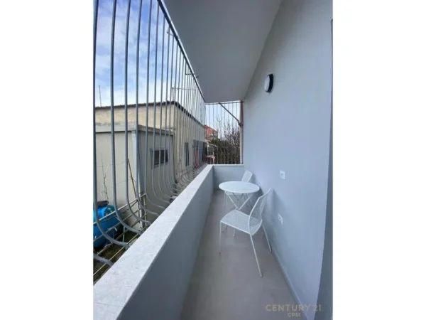 Tirane, jepet me qera apartament 2+1+Ballkon Kati 1, 75 m² 750 € (PRANE INXHINIERISE SE NDERTIMIT)