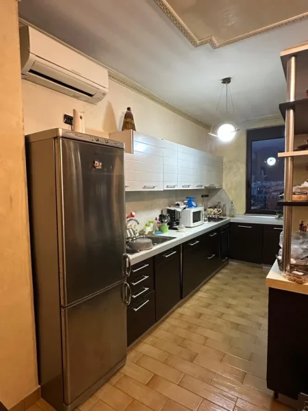 Tirane, jepet me qera apartament 2+1+Ballkon Kati 11, 108 m² 600 € (Rruga Panorama)