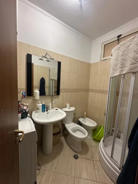Tirane, jepet me qera apartament 2+1+Ballkon Kati 11, 108 m² 600 € (Rruga Panorama)