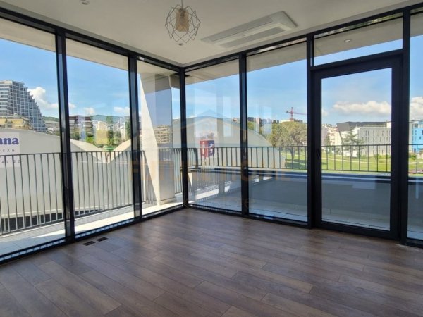 Tirane, jepet me qera ambjent biznesi + Post Parkimi, Kati 2, 131 m² 1.400 € (Lake View Residences)