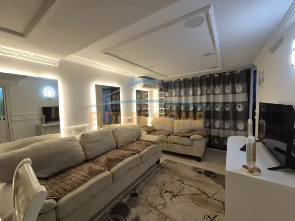 Tirane, jepet me qera apartament 1+1+Ballkon Kati 0, 40 m² 550 € (Blloku)