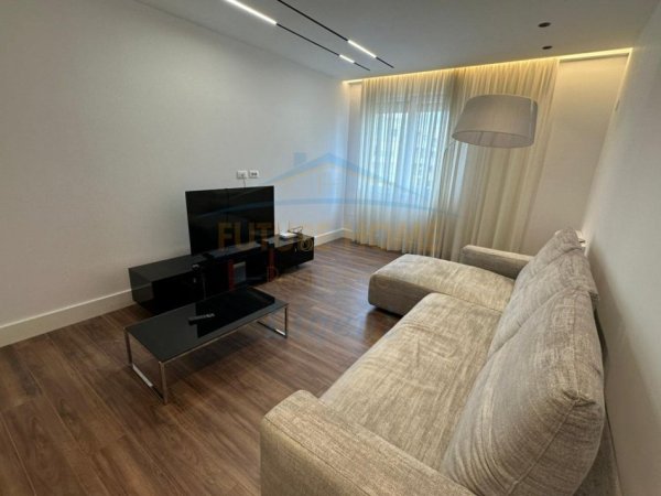 Tirane, shitet apartament 2+1+Ballkon Kati 6, 100 m² 177.000 € (Yzberisht)