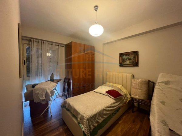 Tirane, jepet me qera apartament 2+1+Ballkon Kati 6, 80 m² 726 € (Rruga e Kavajes)