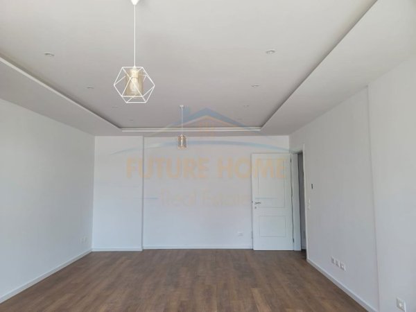 Tirane, jepet me qera apartament 2+1 Kati 2, 131 m² 1.400 € 
