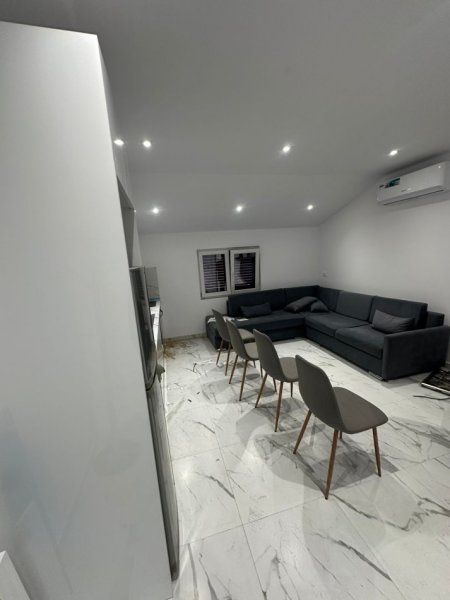 Tirane, jepet me qera apartament 1+1 Kati 3, 65 m² 500 € (Kodra)