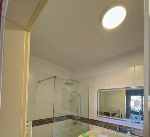 Tirane, jepet me qera apartament 2+1+Ballkon Kati 6, 90 m² 850 € (Prokuroria e Tiranes)