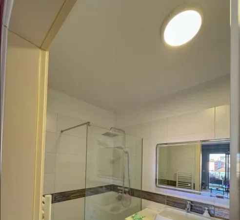 Tirane, jepet me qera apartament 2+1+Ballkon Kati 6, 90 m² 850 € (Prokuroria e Tiranes)