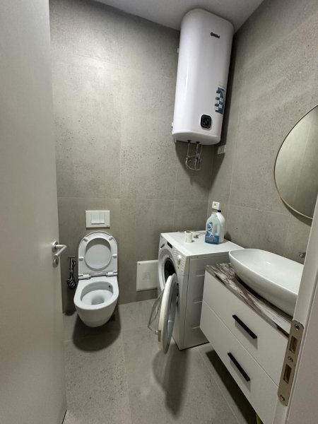Tirane, jepet me qera apartament 1+1 Kati 1, 68 m² 700 € (Rruga Qemal Stafa)