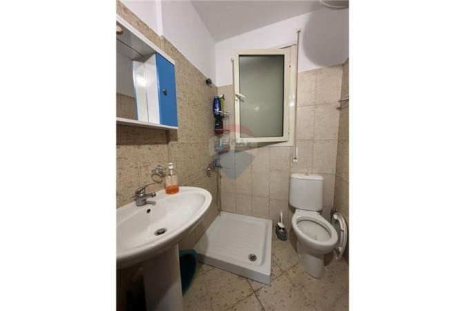 Vlore - Lungomare, jepet me qera apartament 1+1 Kati 1, 40 m² 230 € (Pranë Diamond Hill, Vlorë)