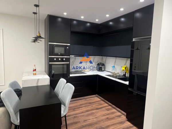 Tirane, jepet me qera apartament 1+1+Ballkon Kati 1, 80 m² 519 € (5 MAJI)