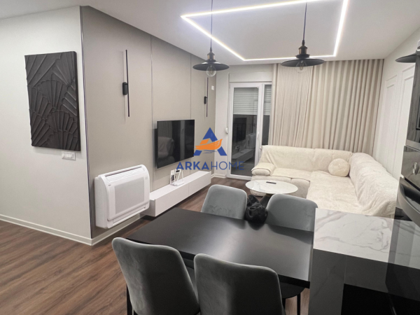 Tirane, jepet me qera apartament 1+1+Ballkon Kati 1, 80 m² 519 € (5 MAJI)