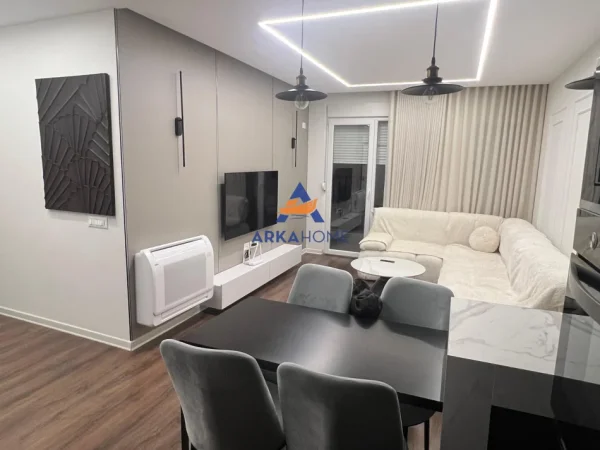 Tirane, jepet me qera apartament 1+1+Ballkon Kati 1, 80 m² 519 € (5 MAJI)