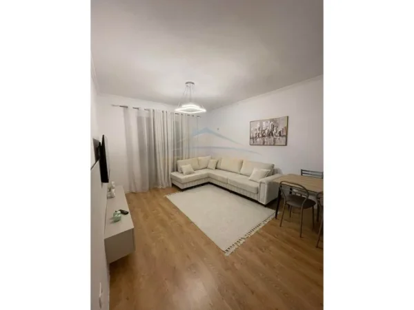 Qera , Apartament 1+1 , Unaza e re , Tirane 450 €