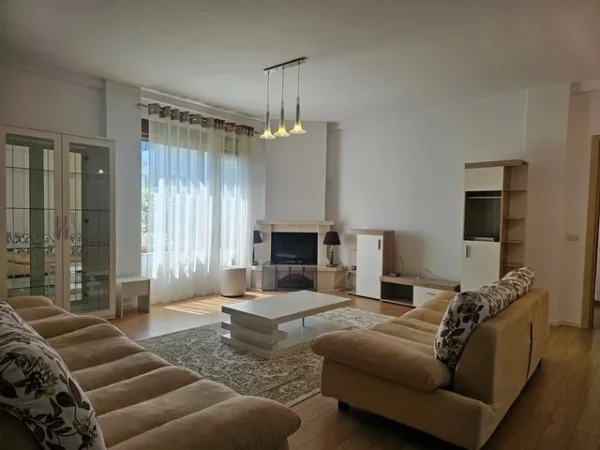 Tirane, jepet me qera Vile 3 Katshe , 620 m² 2.500 € 