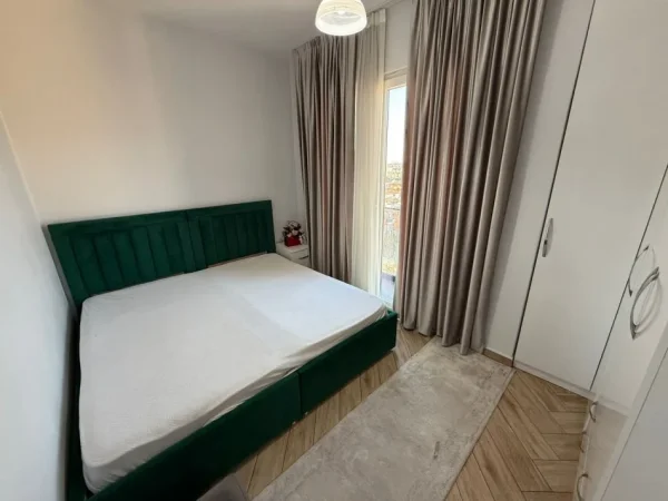 Tirane, jepet me qera apartament 1+1+Aneks+Ballkon Kati 5, 450 € (spitali qsut , shkolla e bashkuar)