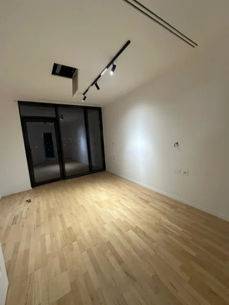 Tirane, shitet apartament 2+1+Ballkon Kati 5, 129 m² 454.500 € (Liqeni Artificial)