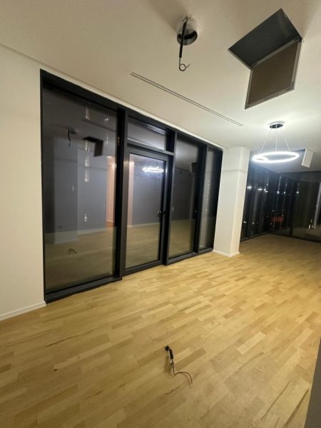 Tirane, shitet apartament 2+1+Ballkon Kati 5, 129 m² 454.500 € (Liqeni Artificial)