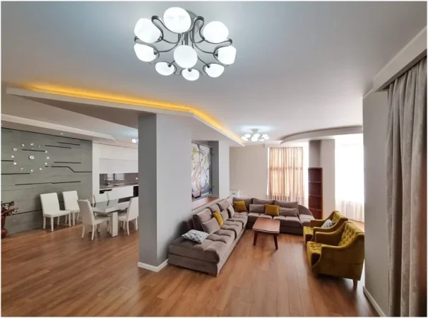 Tirane, jepet me qera apartament 4+1 Kati 2, 1.350 € 