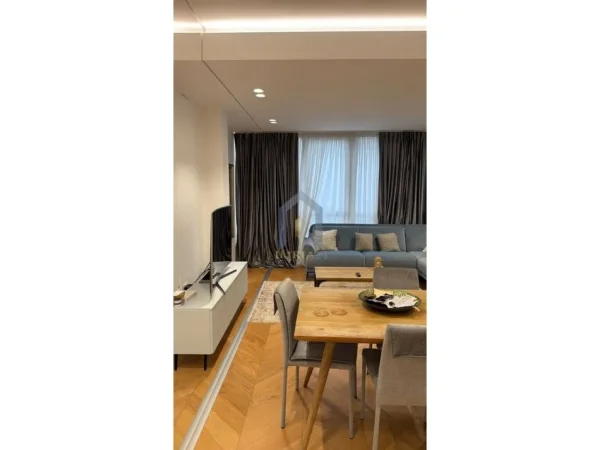 Tirane, jepet me qera apartament 2+1+Ballkon Kati 7, 80 m² 920 € (Rruga Tish Daiha)