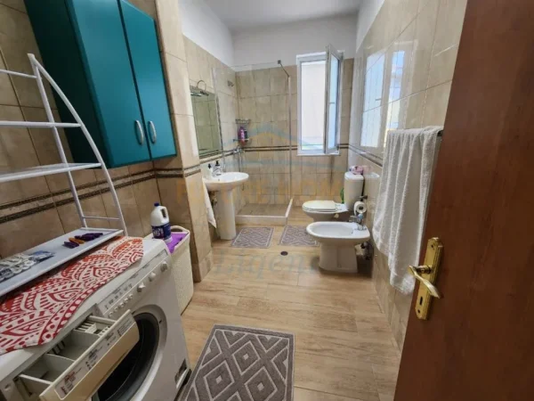 Qera, Apartament 1+1, Liqeni i Thatë, Tiranë.