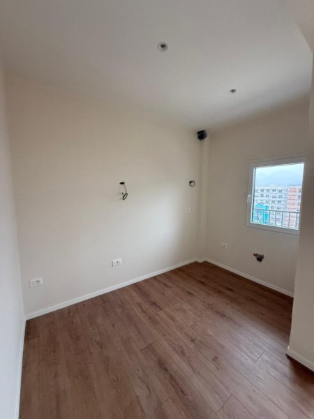 Tirane, shitet apartament 1+1 Kati 2, 76 m² 124.750 € (Ali Dem)