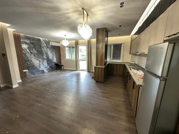 Tirane, jepet me qera apartament 2+1 Kati 2,