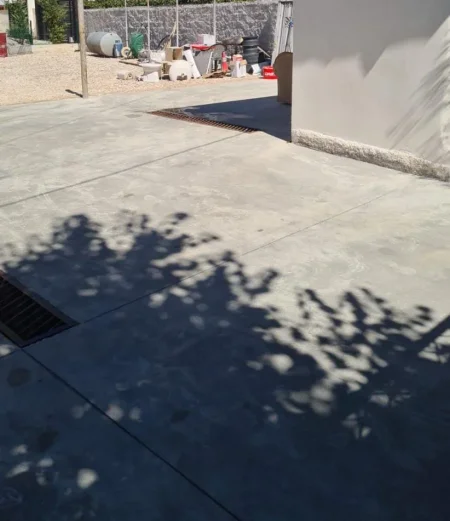 Tirane, shitet toke , 600 m² 