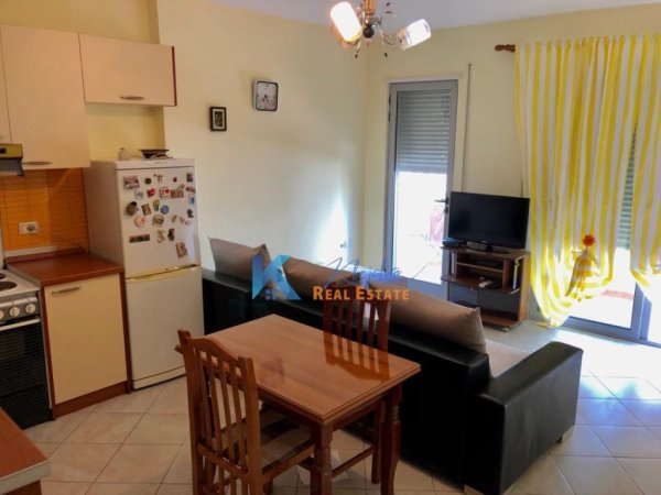 Tirane, jap me qera apartament 1+1+Ballkon Kati 2, 75 m² 550 € (Rruga Haxhi Hysen Dalliu, afer Prokurorise)