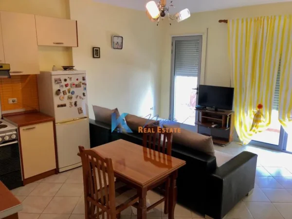Tirane, jap me qera apartament 1+1+Ballkon Kati 2, 75 m² 550 € (Rruga Haxhi Hysen Dalliu, afer Prokurorise)