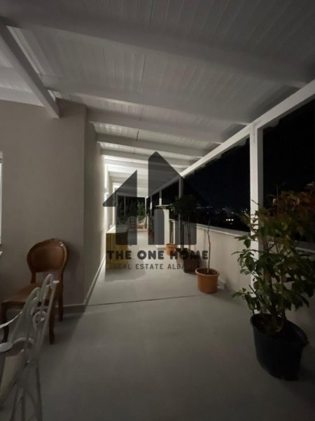 Tirane, jepet me qera apartament+verande | Penthouse 2+1+Aneks+Ballkon Kati 10, 200 m² 1.600 € (Myslym Shyre)