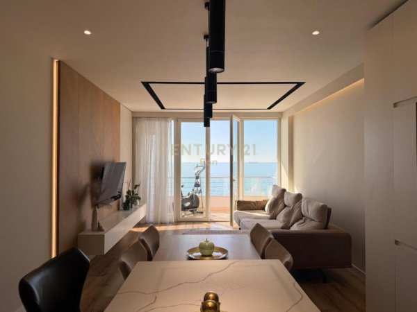 Durres, shitet apartament 2+1 Kati 8, 100 m² 350.000 € (Rruga Taulantia)