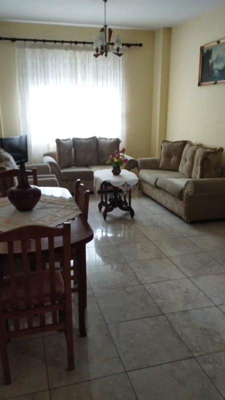 Tirane, jepet me qera apartament 2+1 Kati 5, 500 € 
