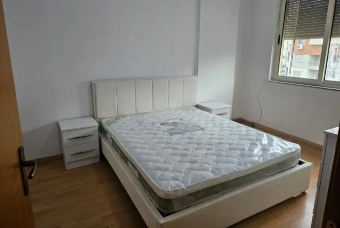 Tirane, jepet me qera apartament 2+1+Aneks+Ballkon Kati 7, 100 m² 500 € (prane fabrikes se miellit)