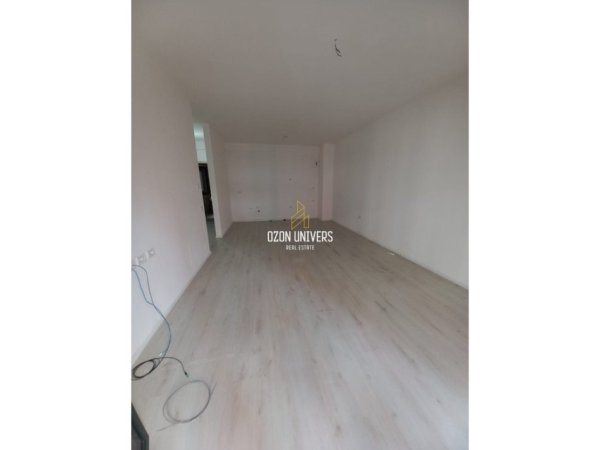 Tirane, jepet me qera Ambient Biznesi, Kati 2, 107 m² 500 € (Green City Residence Tirana, Albania)