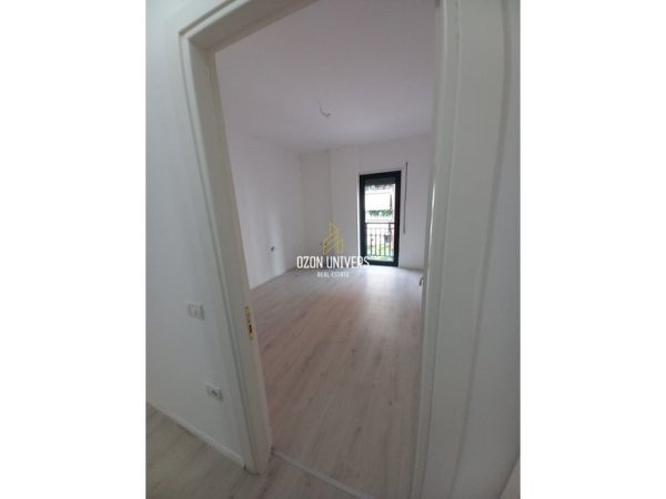 Tirane, jepet me qera Ambient Biznesi, Kati 2, 107 m² 500 € (Green City Residence Tirana, Albania)
