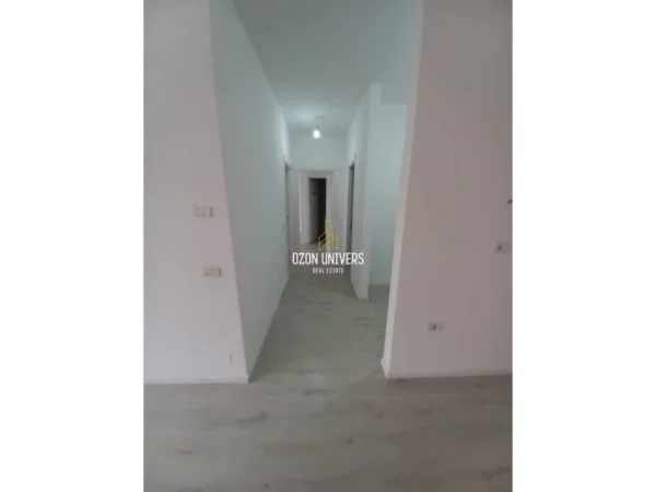 Tirane, jepet me qera Ambient Biznesi, Kati 2, 107 m² 500 € (Green City Residence Tirana, Albania)