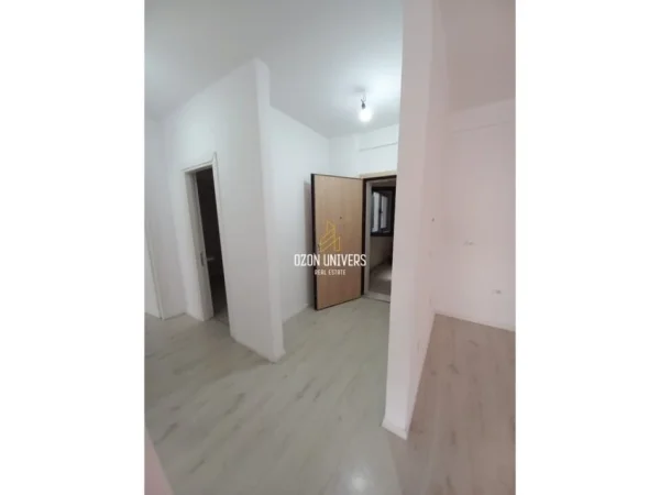 Tirane, jepet me qera Ambient Biznesi, Kati 2, 107 m² 500 € (Green City Residence Tirana, Albania)