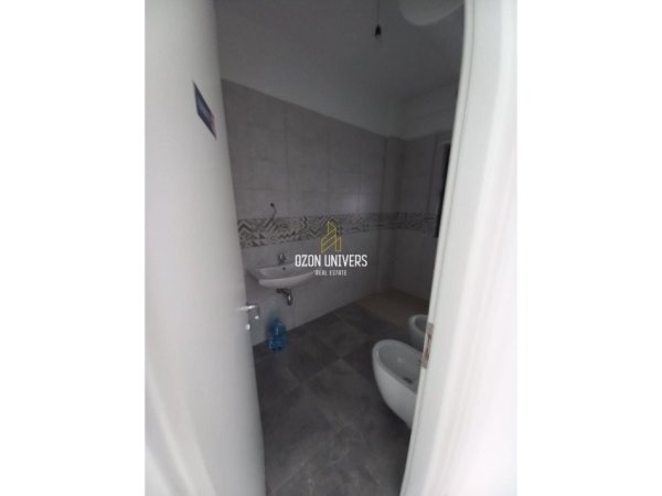 Tirane, jepet me qera Ambient Biznesi, Kati 2, 107 m² 500 € (Green City Residence Tirana, Albania)