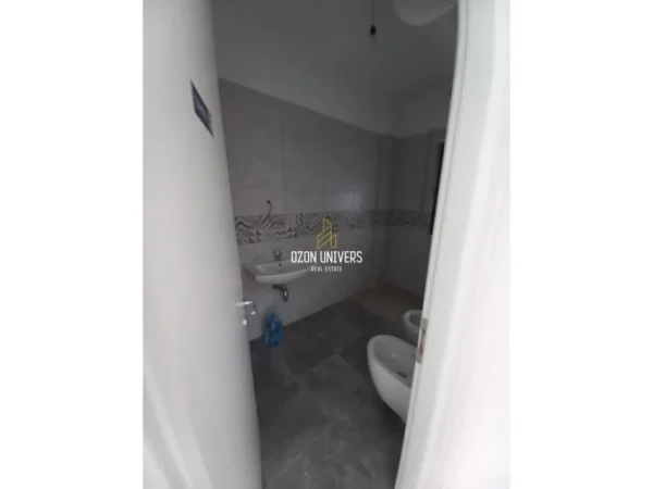 Tirane, jepet me qera Ambient Biznesi, Kati 2, 107 m² 500 € (Green City Residence Tirana, Albania)