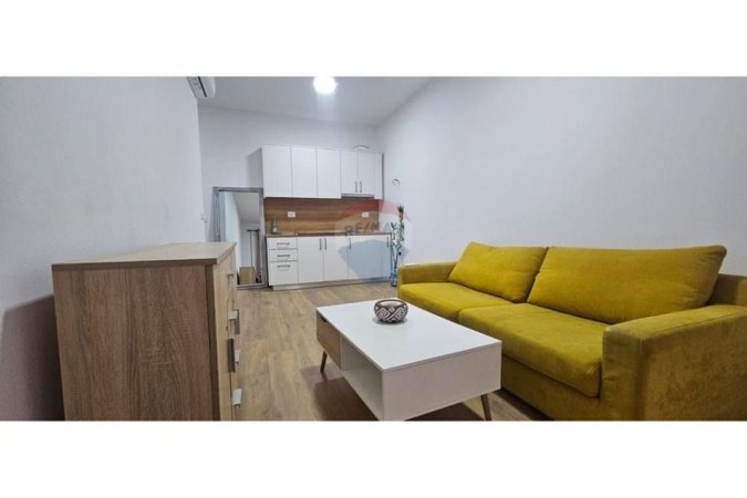 Tirane, jepet me qera apartament 1+1 , 60 m² 550 € (Rruga Don Bosko,)
