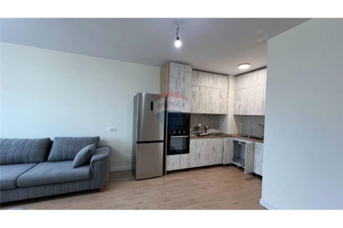 Tirane, jepet me qera apartament 2+1 Kati 8, 100 m² 850 € (KOMUNA E PARISIT)