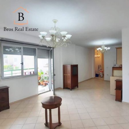 Tirane, jepet me qera apartament 2+1+BLK Kati 7, 82 m² 45.000 Leke
