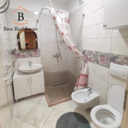 Tirane, jepet me qera 2+1+BLK Kati 6, 500 Euro (Kompleksi KONTAKT)