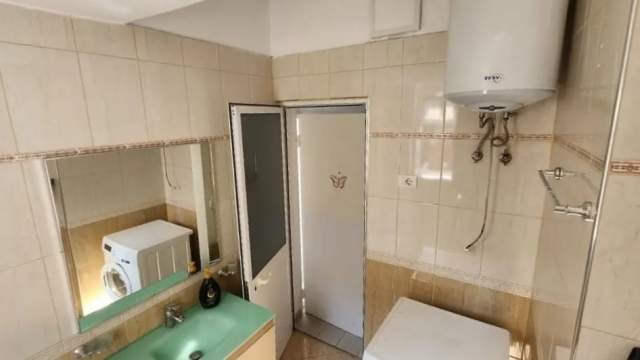 Tirane, jepet me qera apartament 1+1 Kati 3, 50 m² 45.000 Leke (Rruga e Barrikadave)