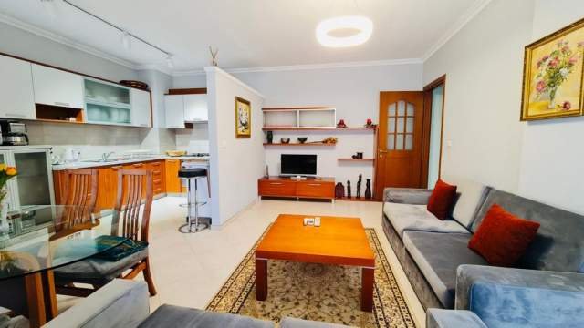 Tirane, jepet me qera apartament 2+1+BLK Kati 5, 135 m² 750 Euro (Myslym shyri)