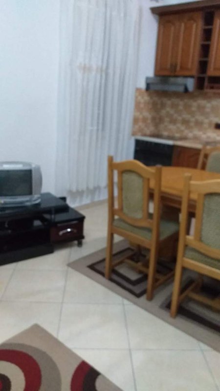 Tirane, jepet me qera apartament 65 m² 35.000 leke (Rruga Bill Klinton)