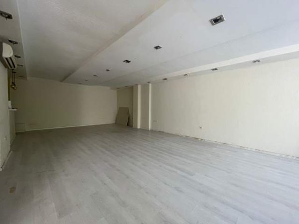 Tirane, jepet me qera ambjent biznesi Kati 1, 100 m² 600 Euro (Rruga e Kavajes)