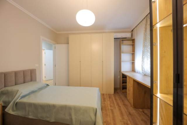 Tirane, shitet apartament 2+1 117 m² Euro (Komuna e Parisit)
